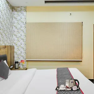 Townhouse Oak Ar Ganges Premium Hotel Varanasi